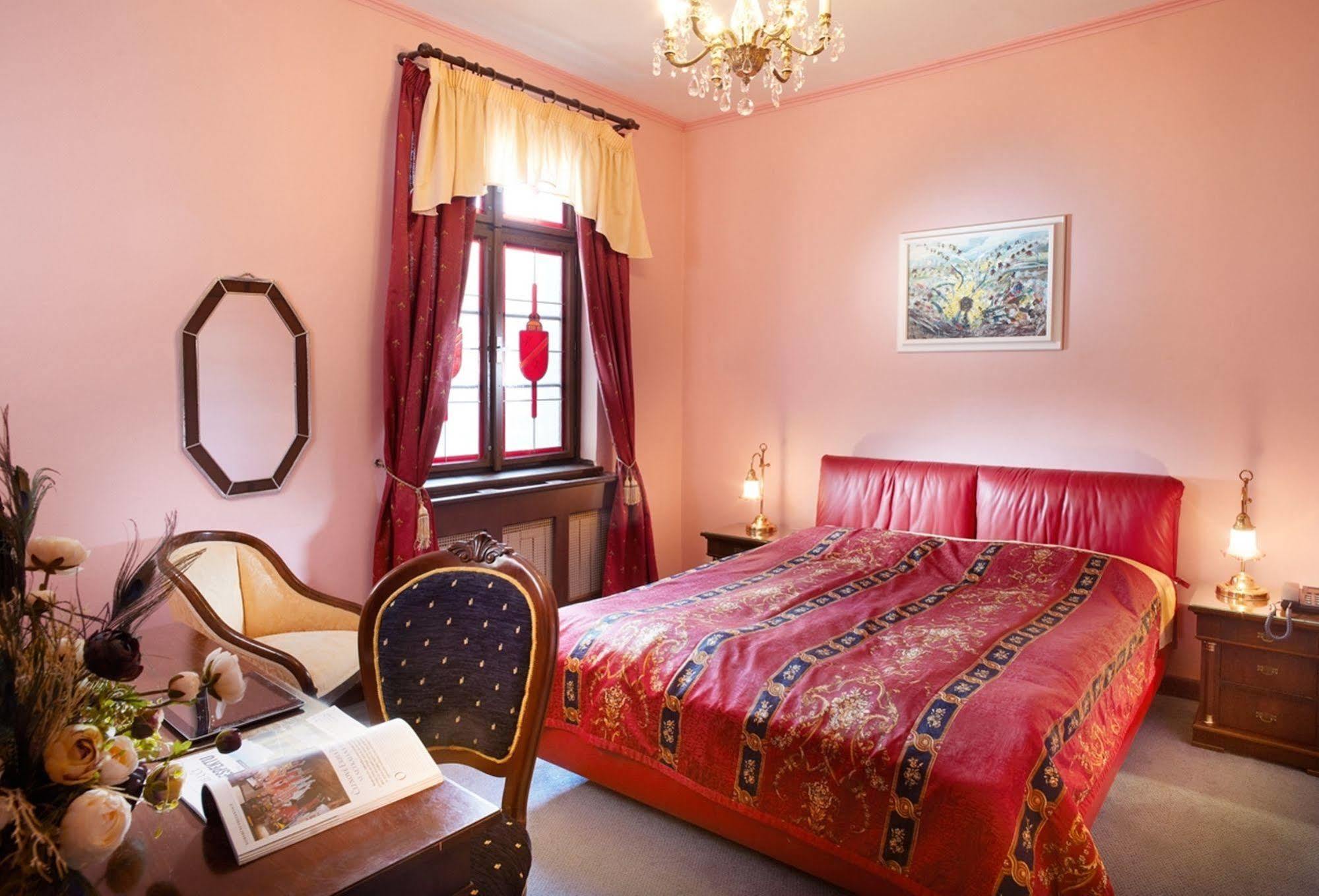 U Pava Hotel Prag Eksteriør billede