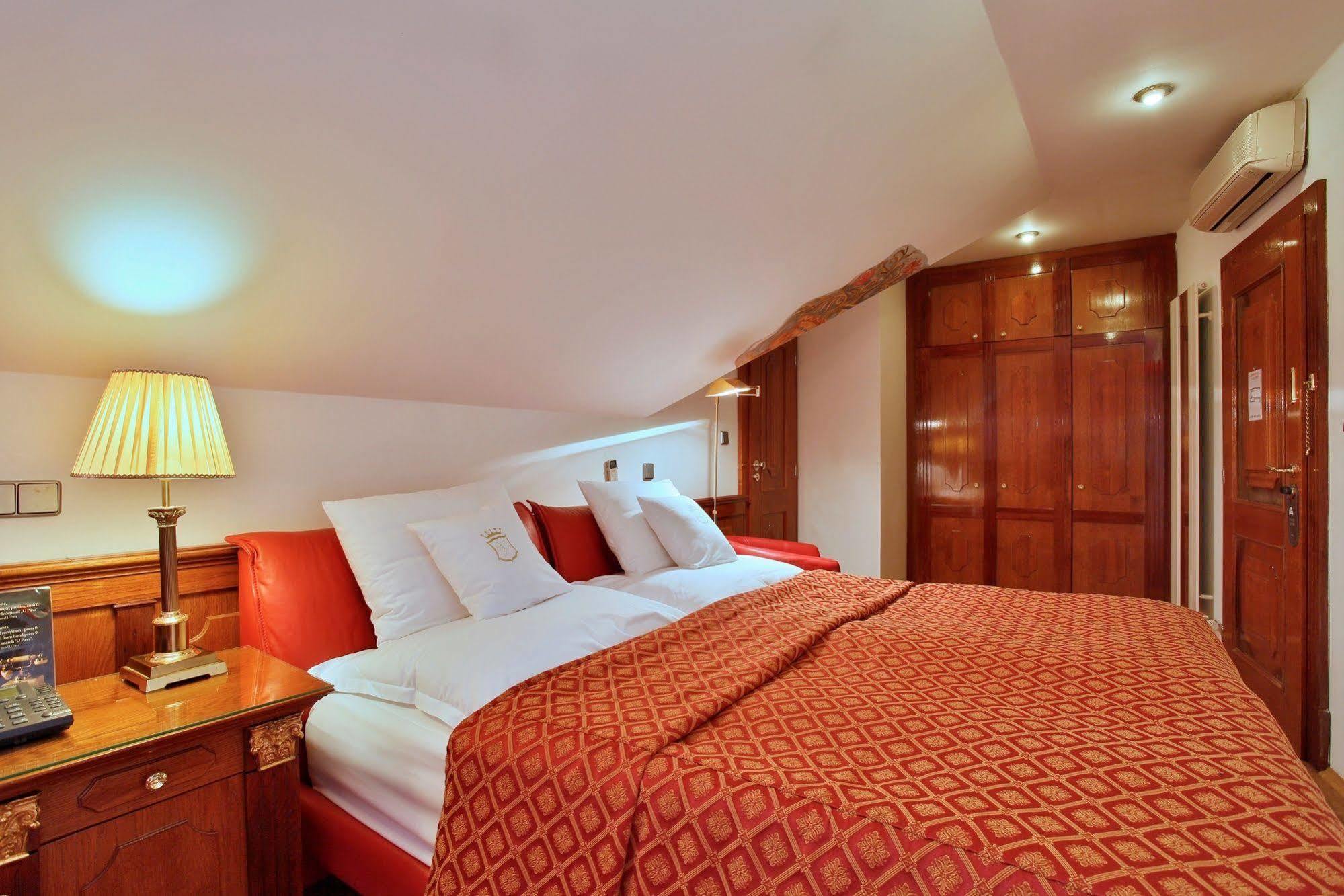 U Pava Hotel Prag Eksteriør billede